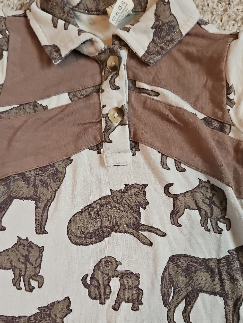 Kate Quinn shortie romper in size 6–12 months Wolf - Picture 2 of 3